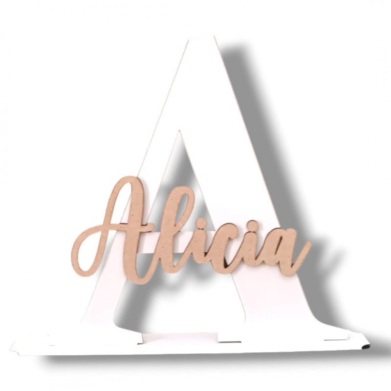 INICIAL DE MADERA BLANCA con nombre natural