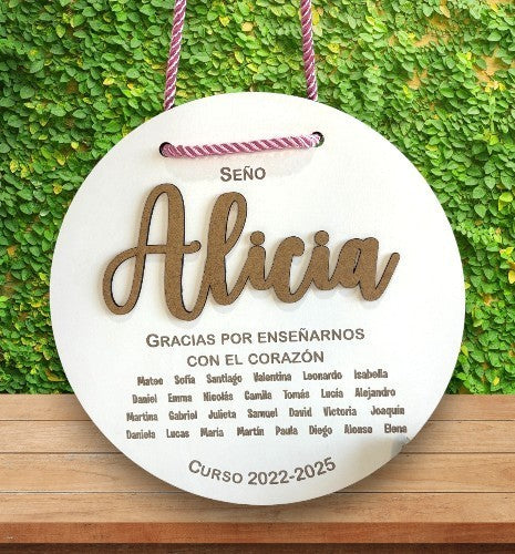 PLACA DE MADERA SEÑO CON NOMBRES