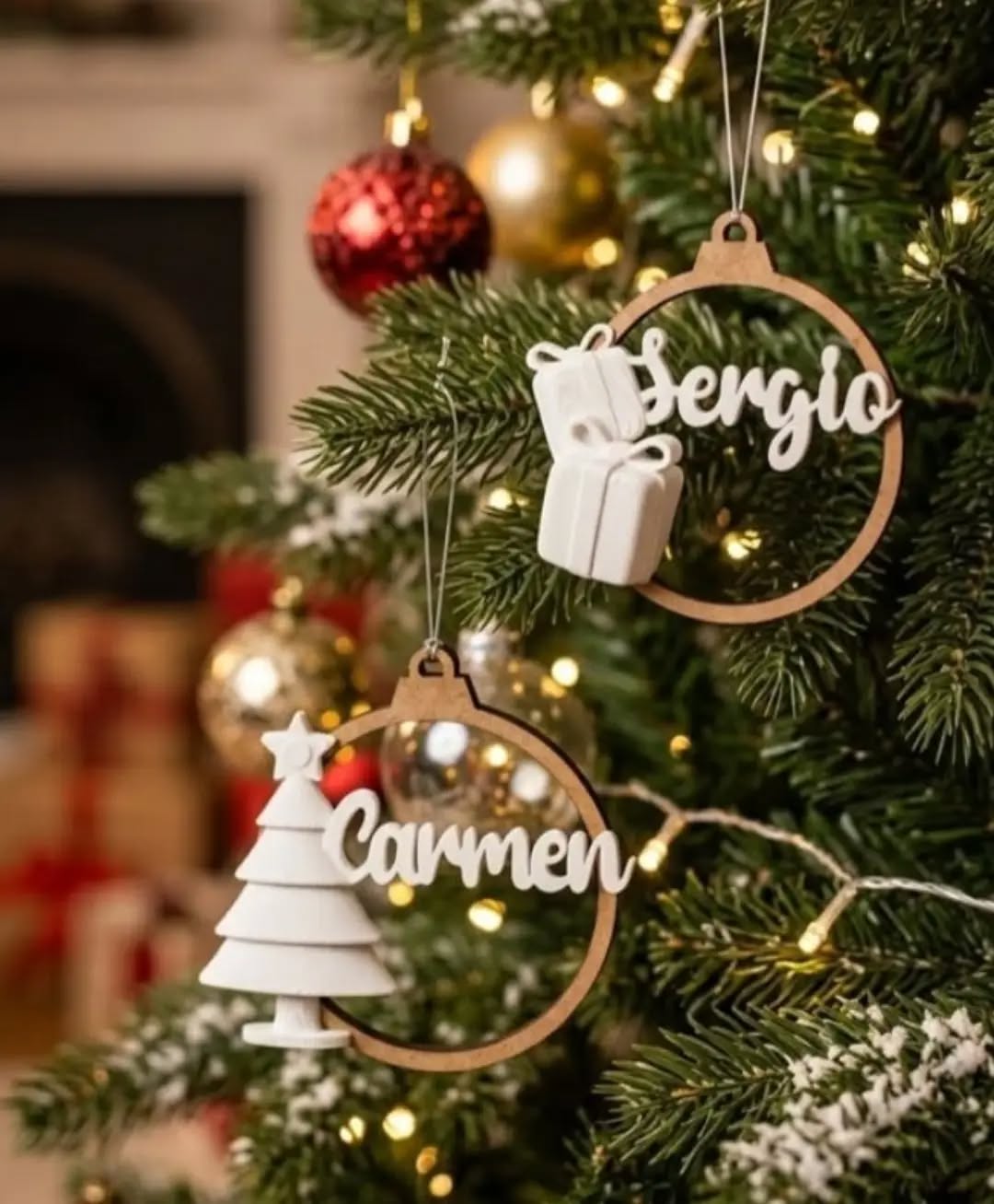 BOLA DE NAVIDAD DE MADERA PERSONALIZADA CON NOMBRE EN IMPRESIÓN 3D