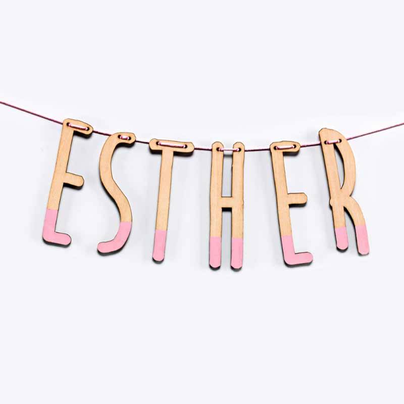 Guirnalda madera personalizada con el nombre